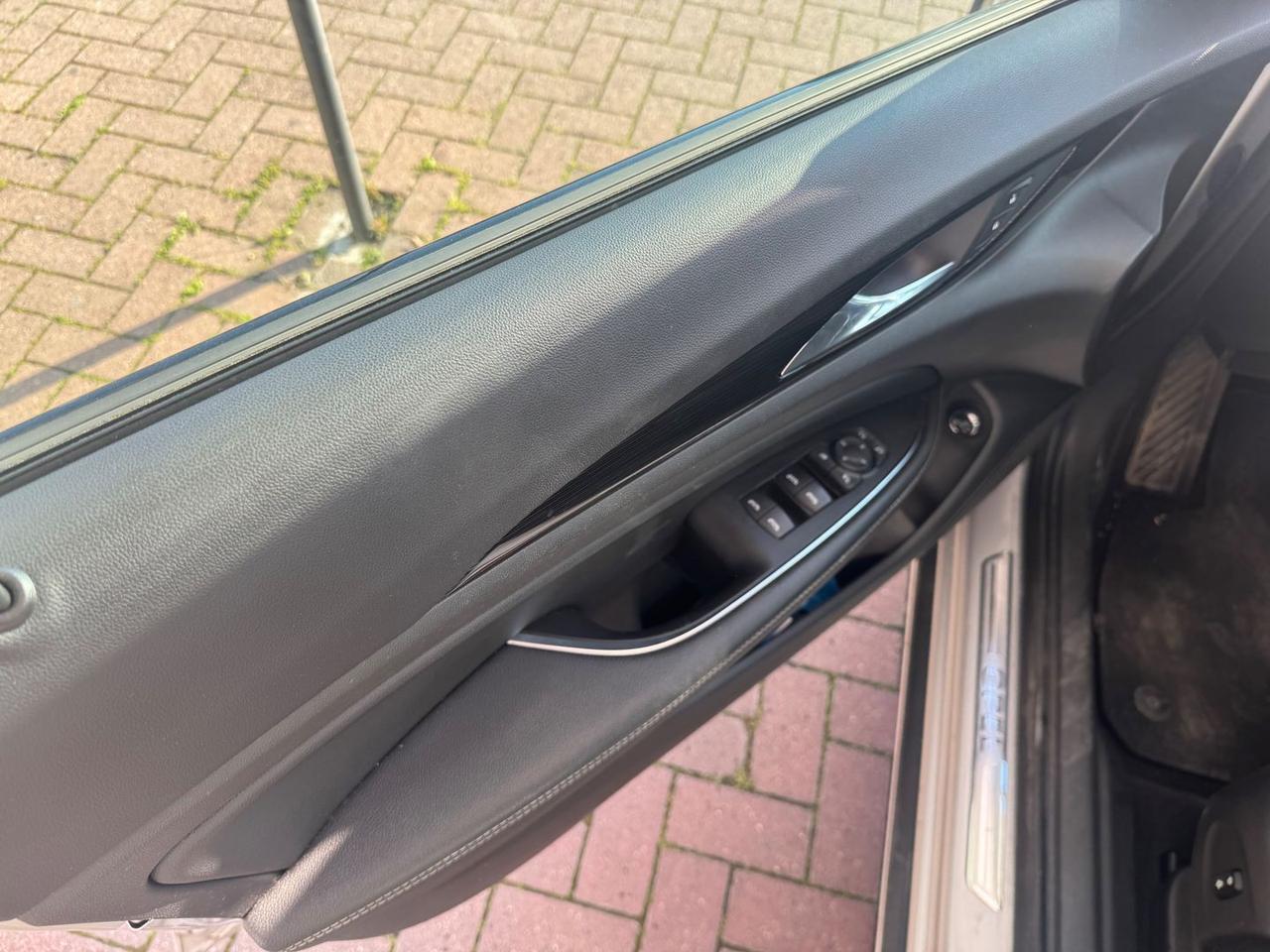 Opel Insignia Innovation 1.6 #9960