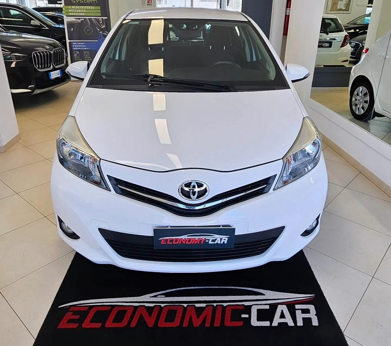 Toyota Yaris 1.0 5 porte Active