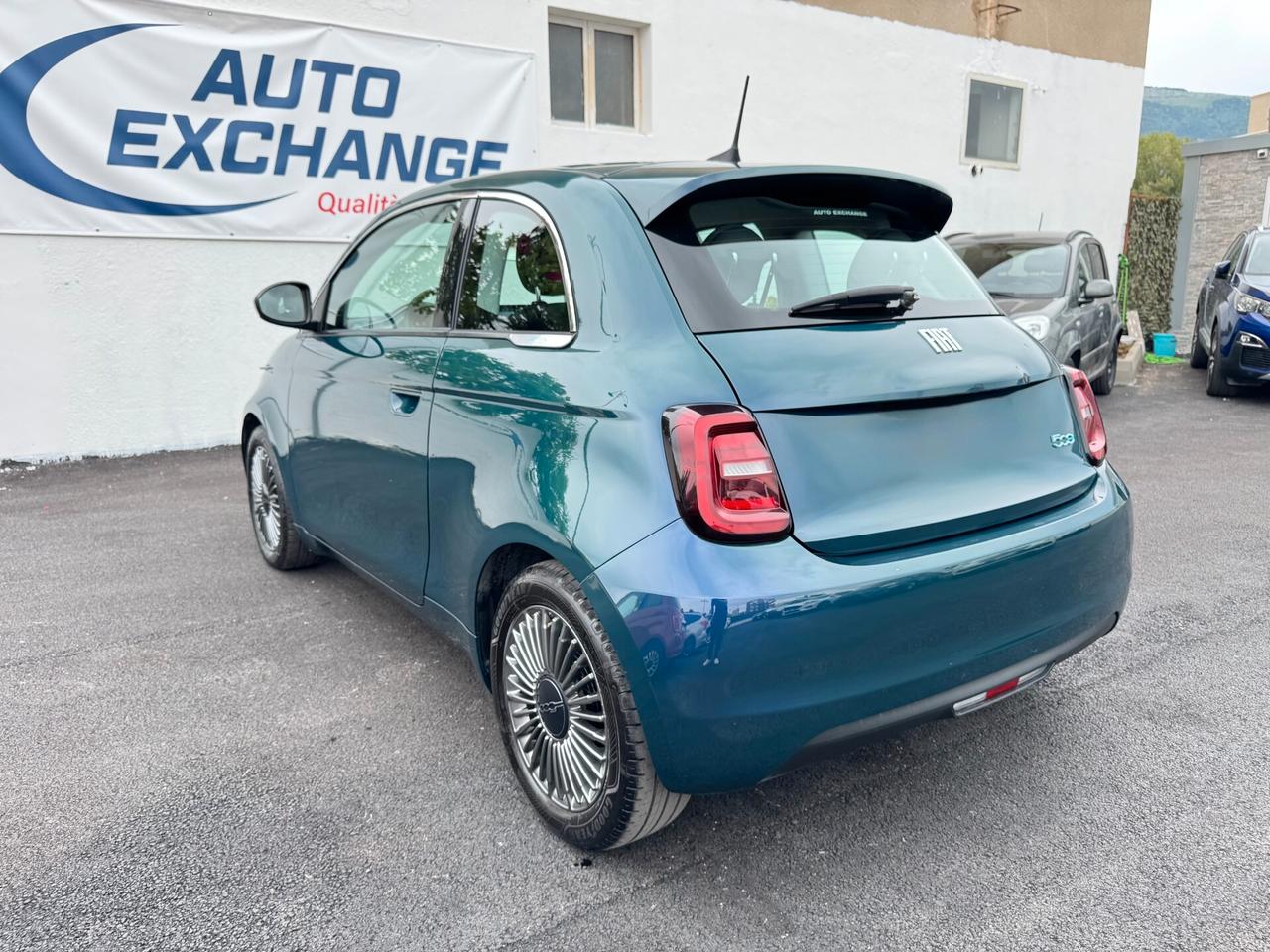 Fiat 500 500e Berlina 42 kWh La Prima