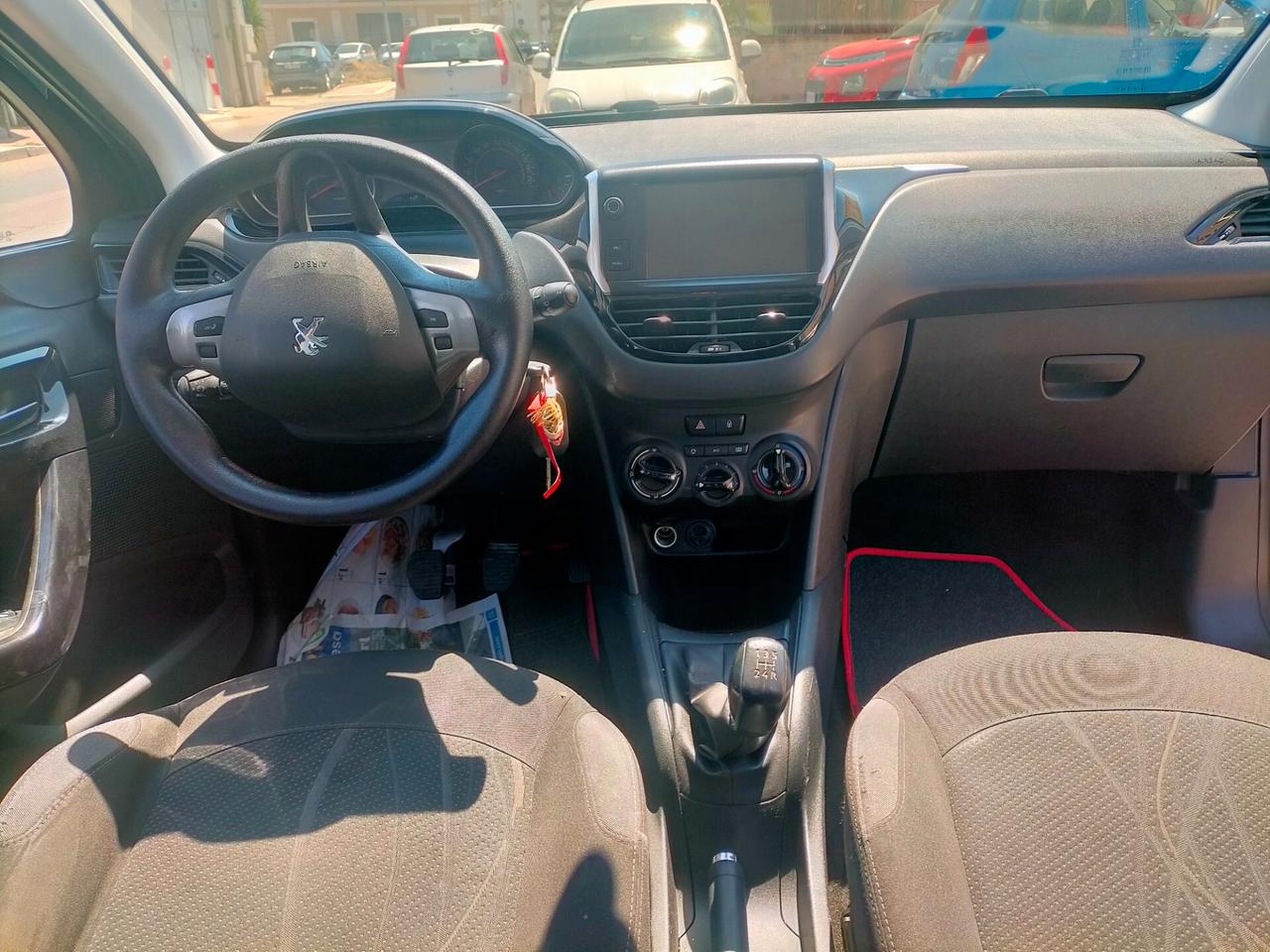 Peugeot 208 1.4 HDi 68 CV 5 porte Allure