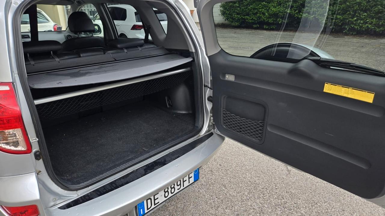 Toyota RAV 4 2.2 D-4D 177 CV Luxury 4x4