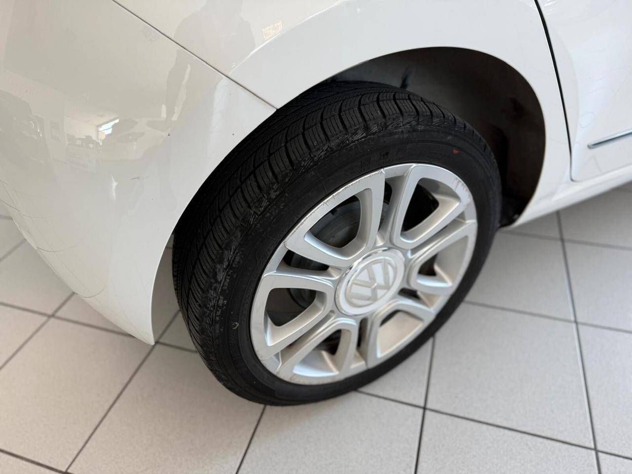 Volkswagen up! 1.0 METANO 2014