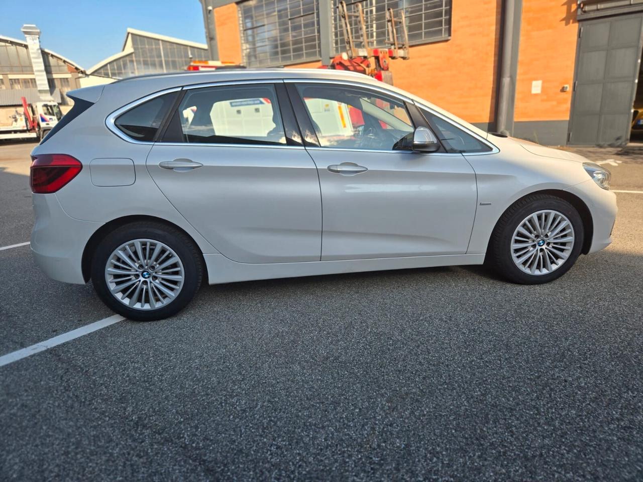 Bmw 2er Active Tourer 218d Active Tourer Luxury