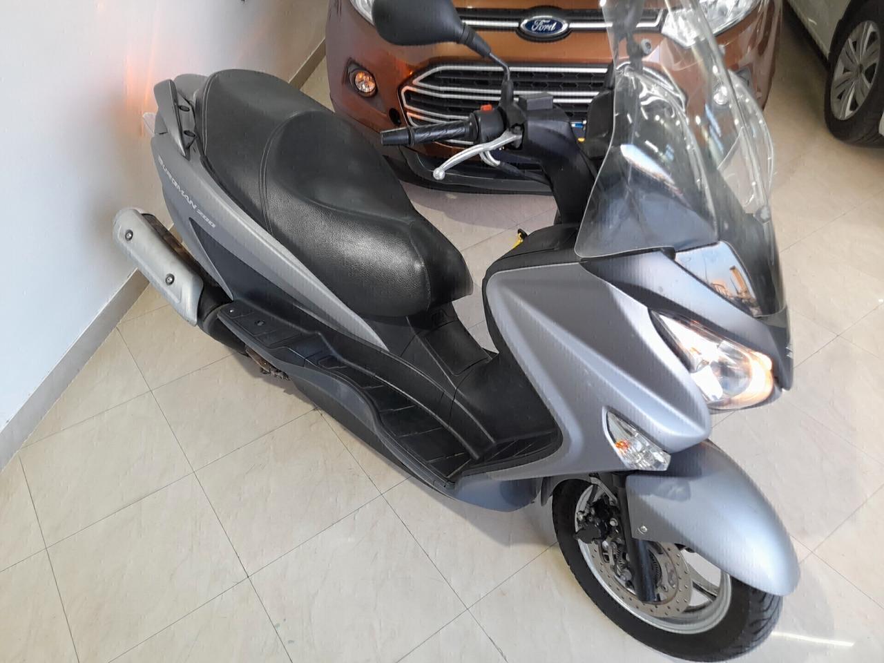 Suzuki Burgman 200 2015