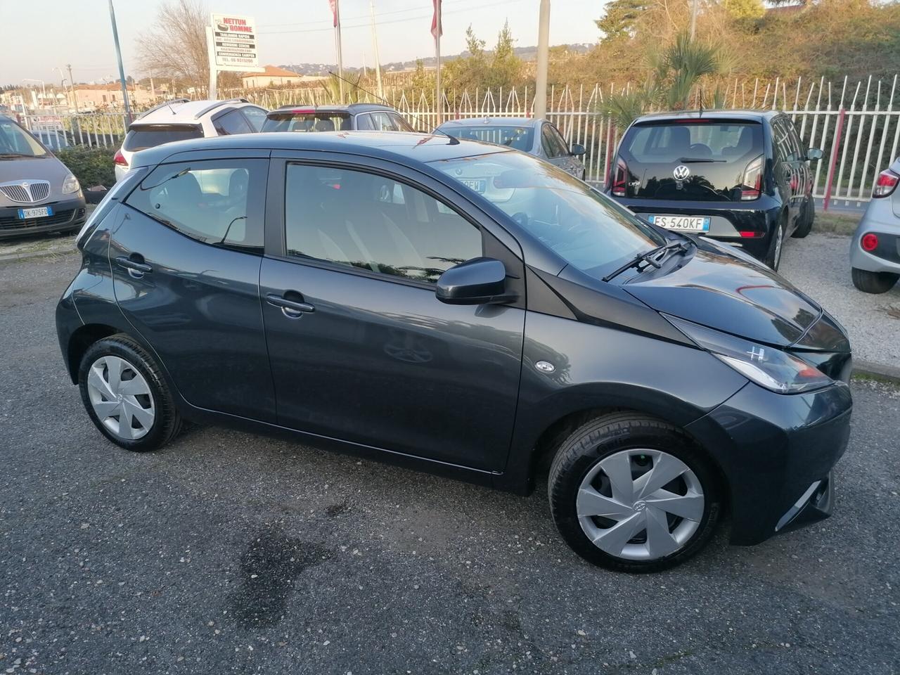 Toyota Aygo 1.0 VVT-i 69 CV 5 porte Automatica MMT