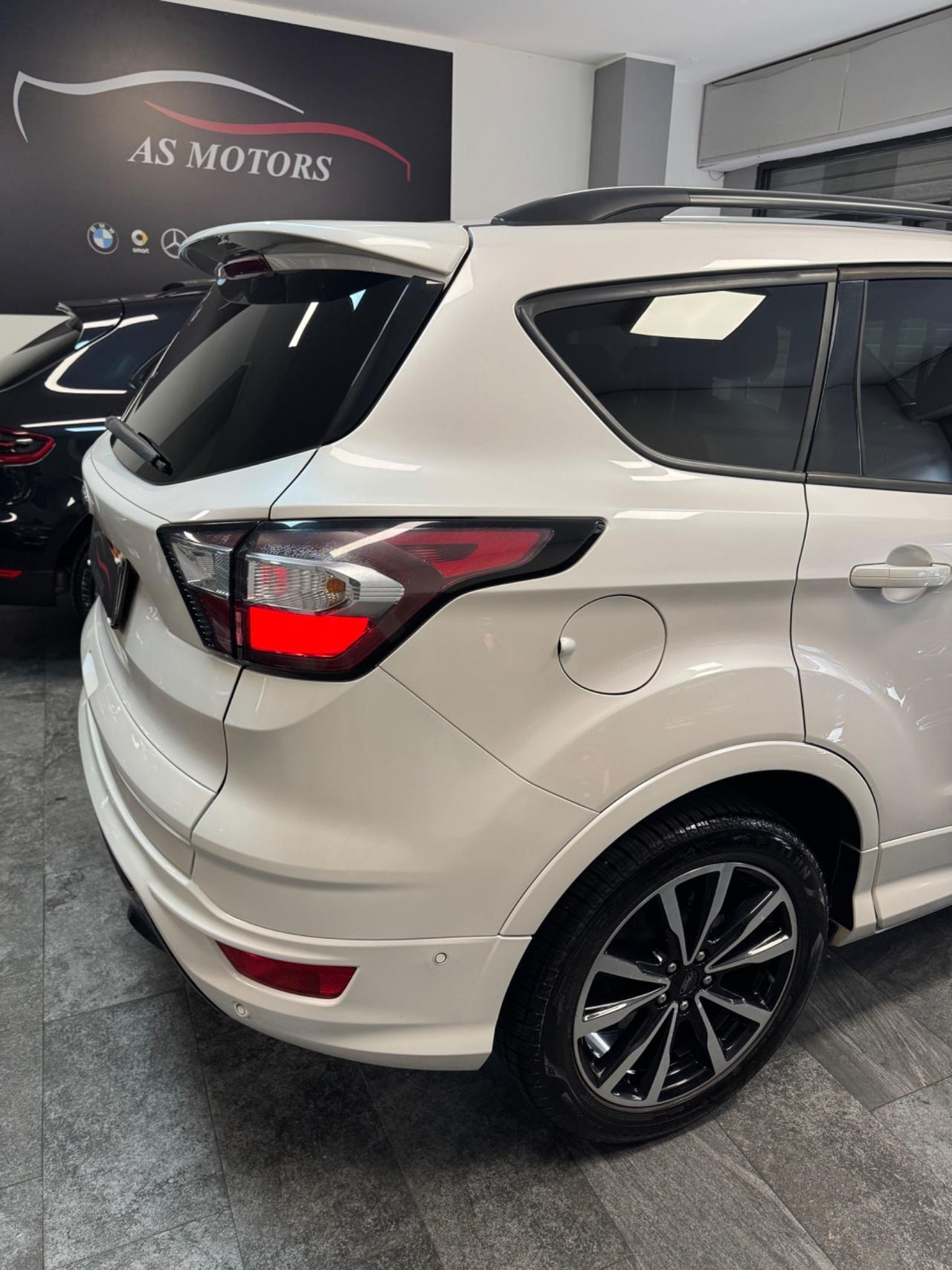 Ford Kuga 1.5 TDCI 120 CV ST-Line Finanziabile
