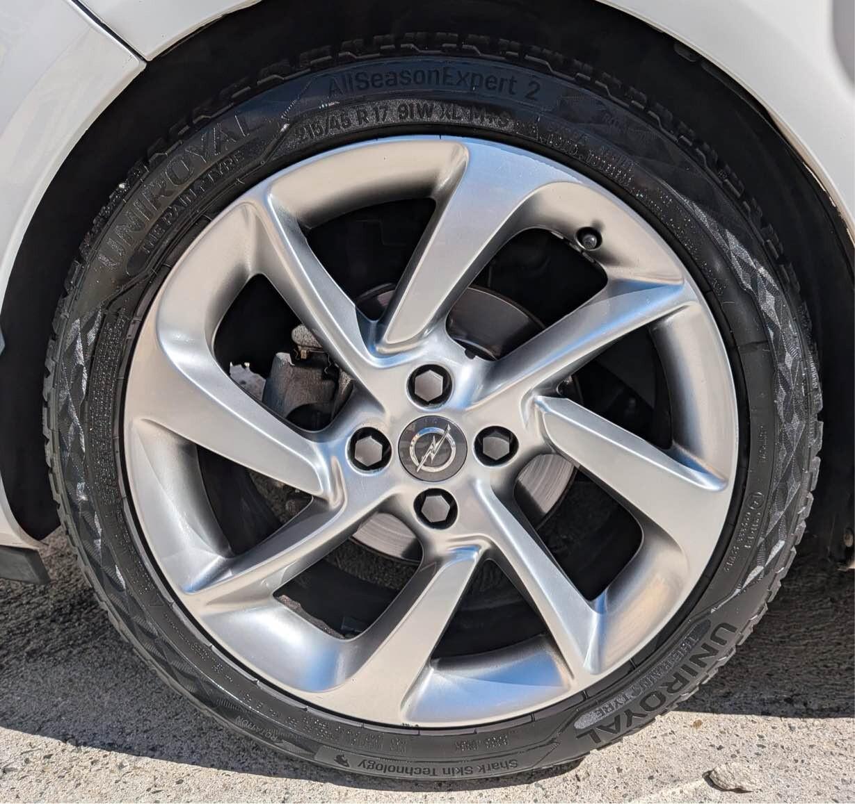 Opel Adam 1.2 70 CV Slam