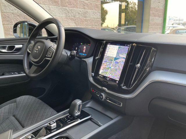 VOLVO XC60 2.0 B4 AWD AUTOMATICA CERCHI DA 19" FARI FULL LED