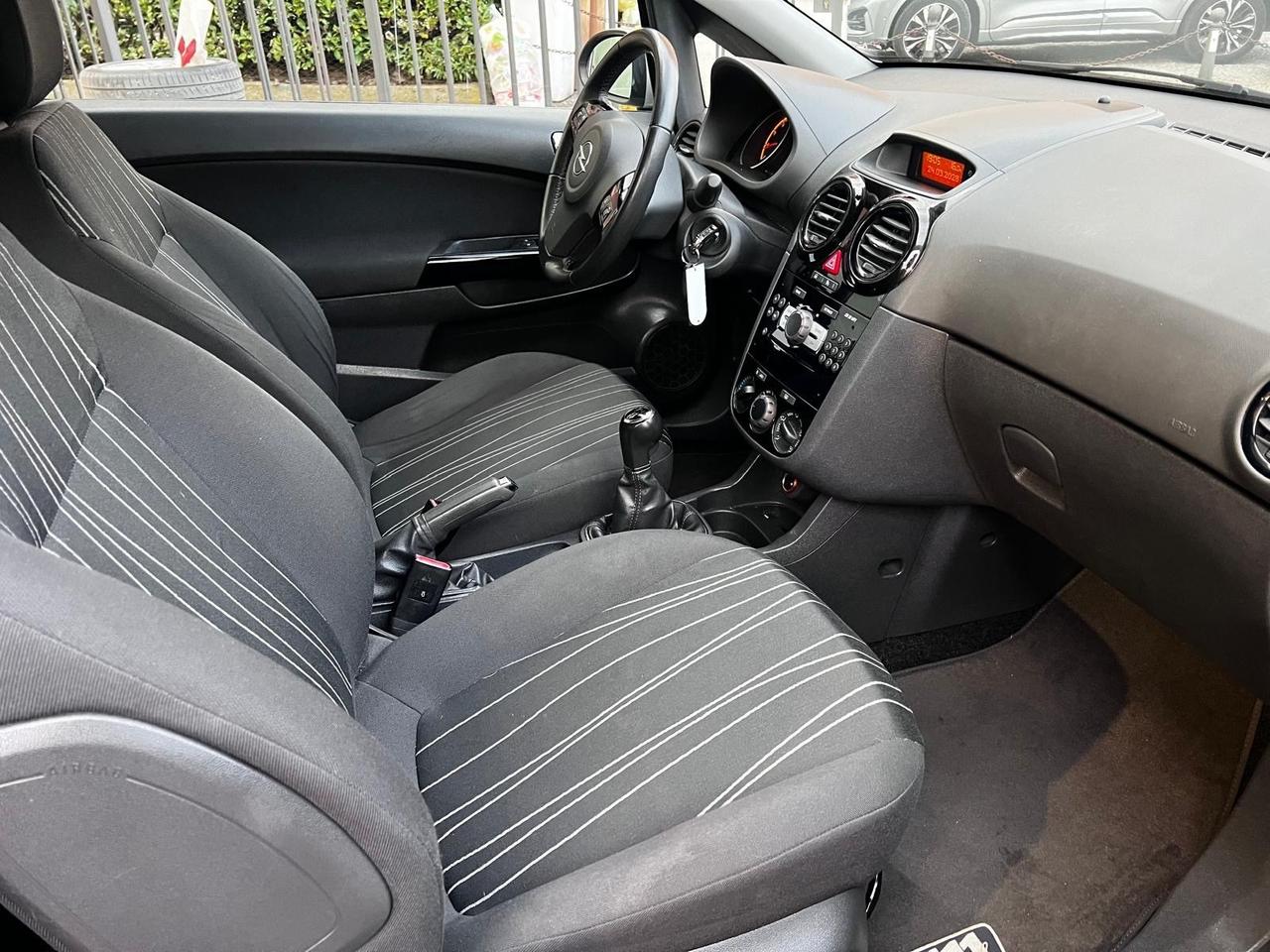 Opel Corsa 1.2 3 porte Sport