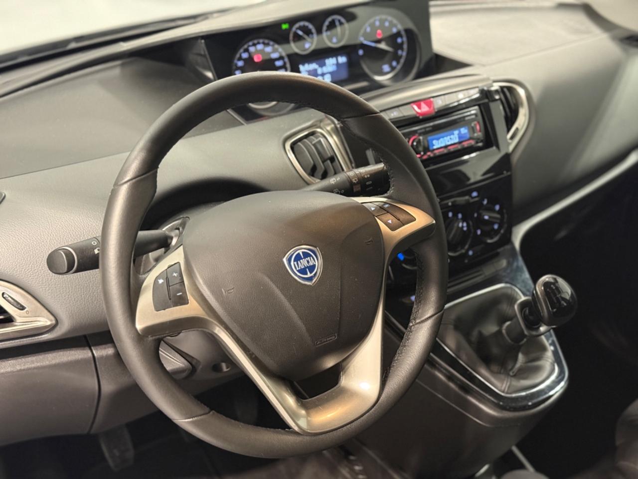 Lancia Ypsilon 1.2 69 CV 5 porte Platinum