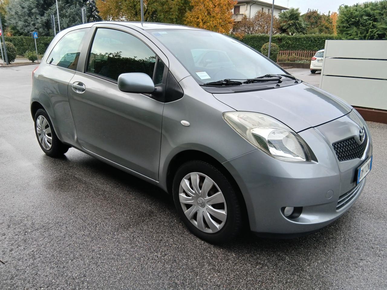 Toyota Yaris 1.3 3 porte M-MT Sol con navigatore