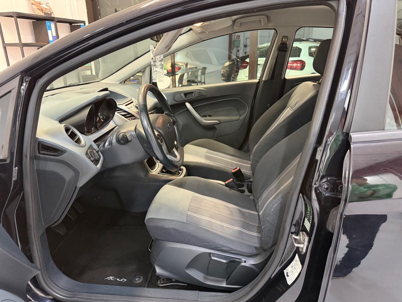 Ford Fiesta 1.4 TDCi 68CV 5 porte Titanium