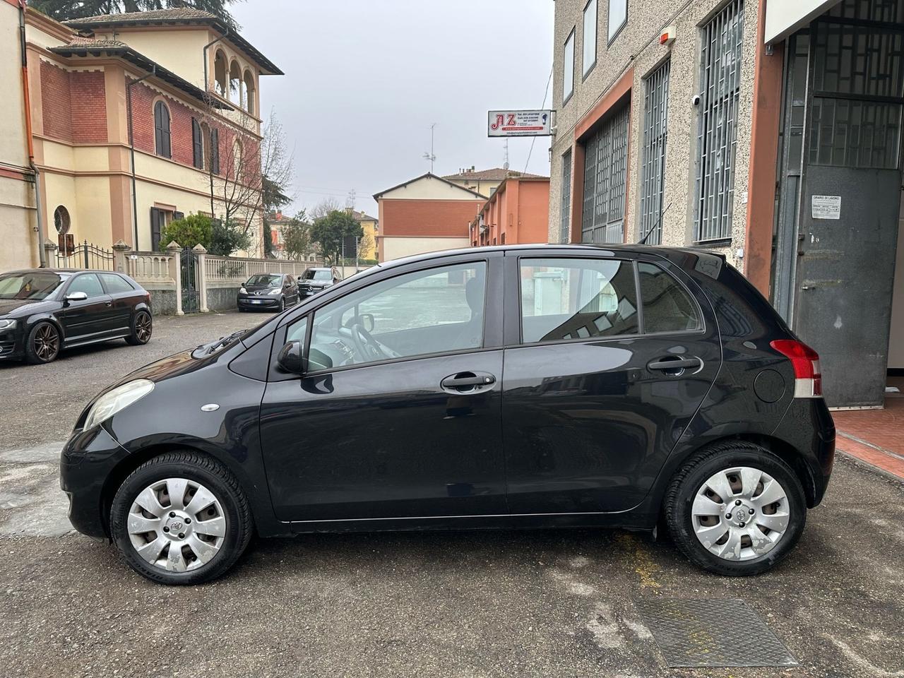 Toyota Yaris 1.0 5 porte Now GPL