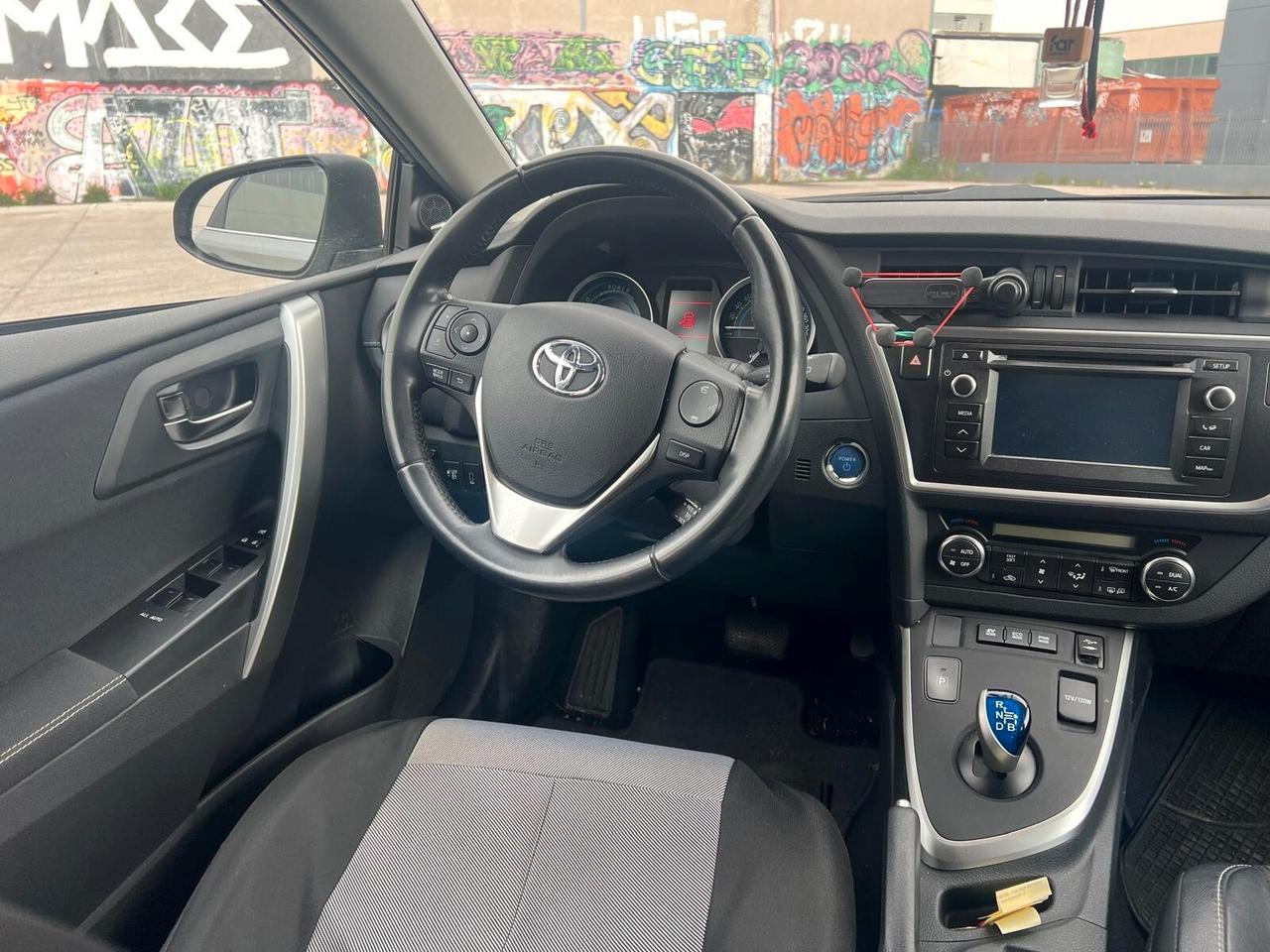 Toyota Auris Touring Sports 1.8 Hybrid Business