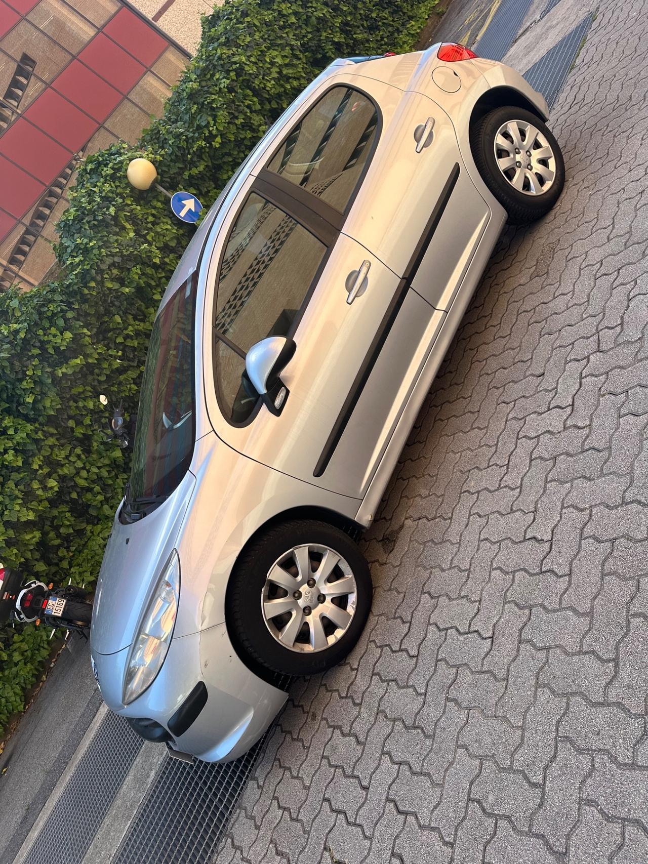 Peugeot 207 1.4 88CV 5p. ONE Line