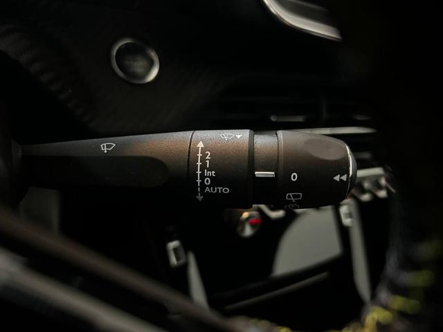 PEUGEOT 2008 motore elettrico 136 CV GT Pack TETTO APRIBILE