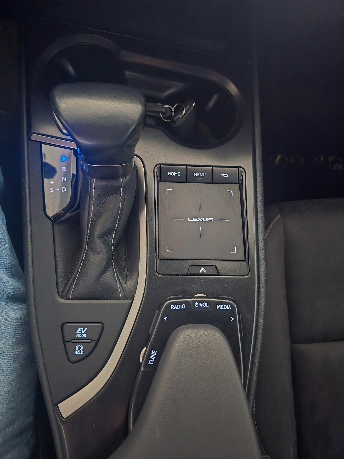 Lexus UX UX Hybrid Business
