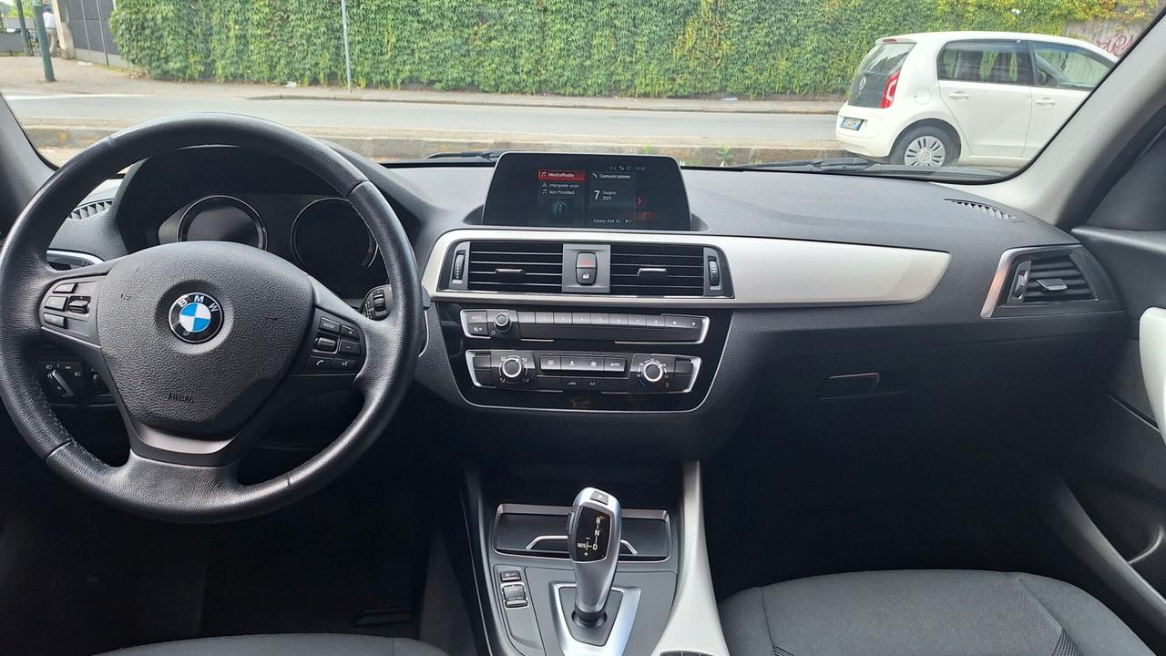 Bmw 118 118i 5p. Urban