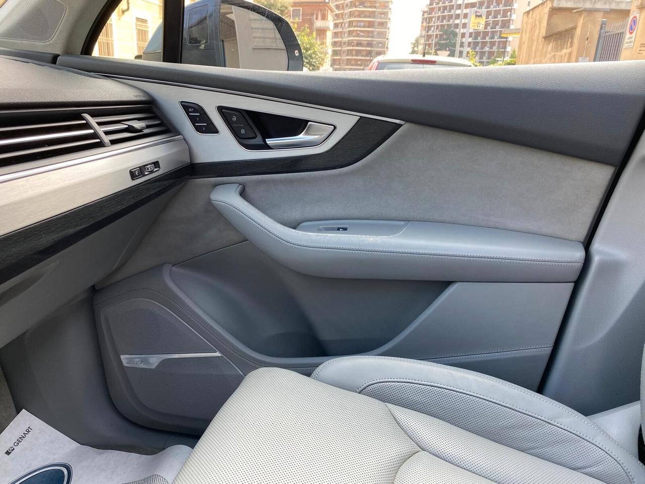 Audi Q7 SQ7 4.0 V8 TDI quattro tiptronic Business Plus