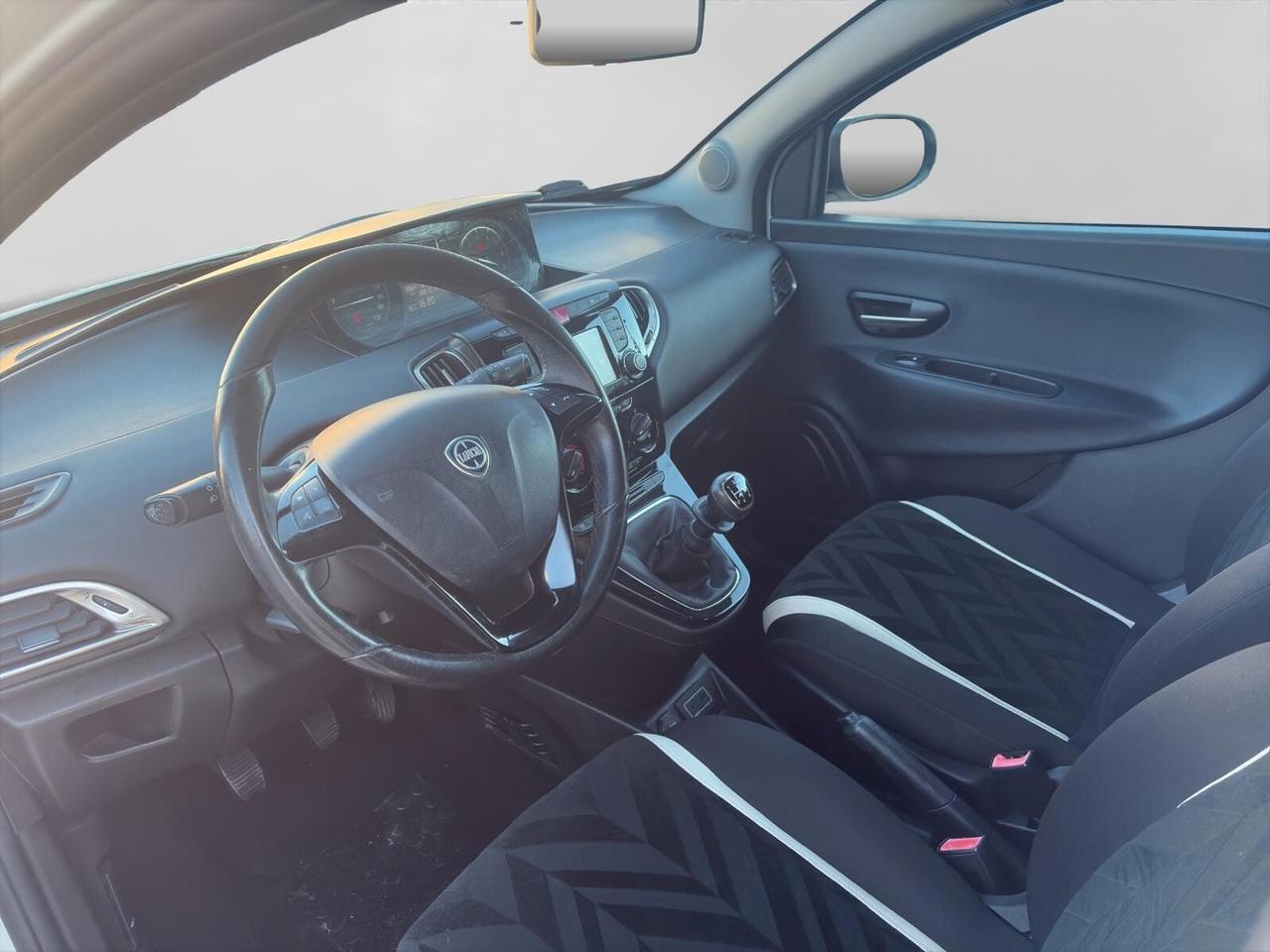 Lancia Ypsilon 1.2 69cv Gold NEOPATENTATI