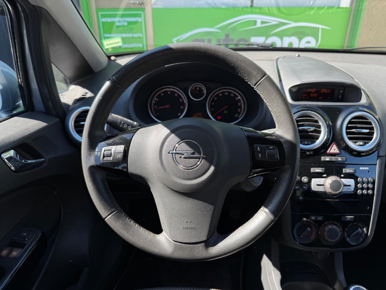 Opel Corsa 1.2 5 porte Cosmo