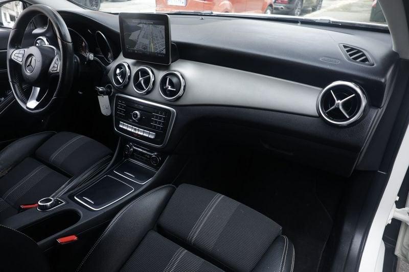 Mercedes-Benz GLA Mercedes-Benz GLA 200 d Automatic 4Matic Sport 100KW ANNO 2018