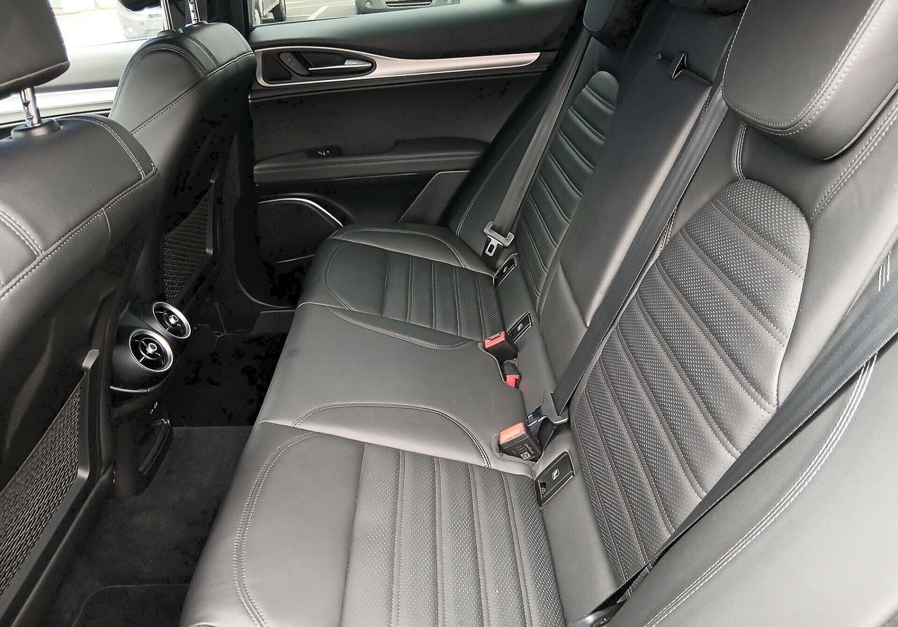 Alfa Romeo Stelvio 2.2 Turbodiesel 210 CV AT8 Q4 Veloce