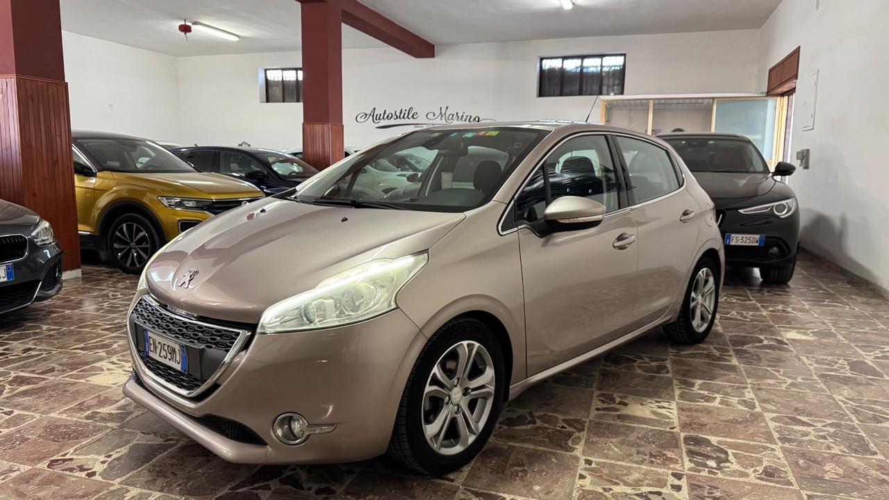 Peugeot 208 1.6 e-HDi 92 CV Stop&Start 5 porte Allure