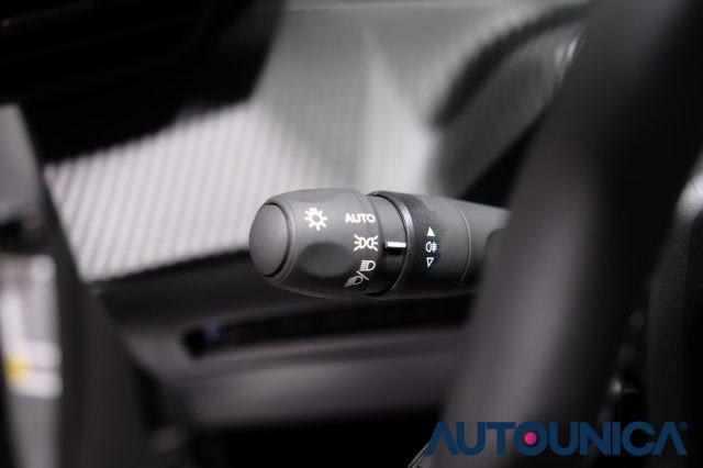 PEUGEOT 2008 PURETECH 100 S&S ALLURE FARI LED NEOPATENTATI