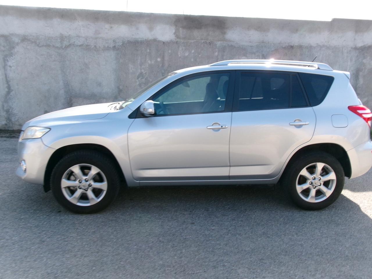 Toyota RAV 4 RAV4 Crossover 2.2 D-4D 150 CV DPF Exclusive