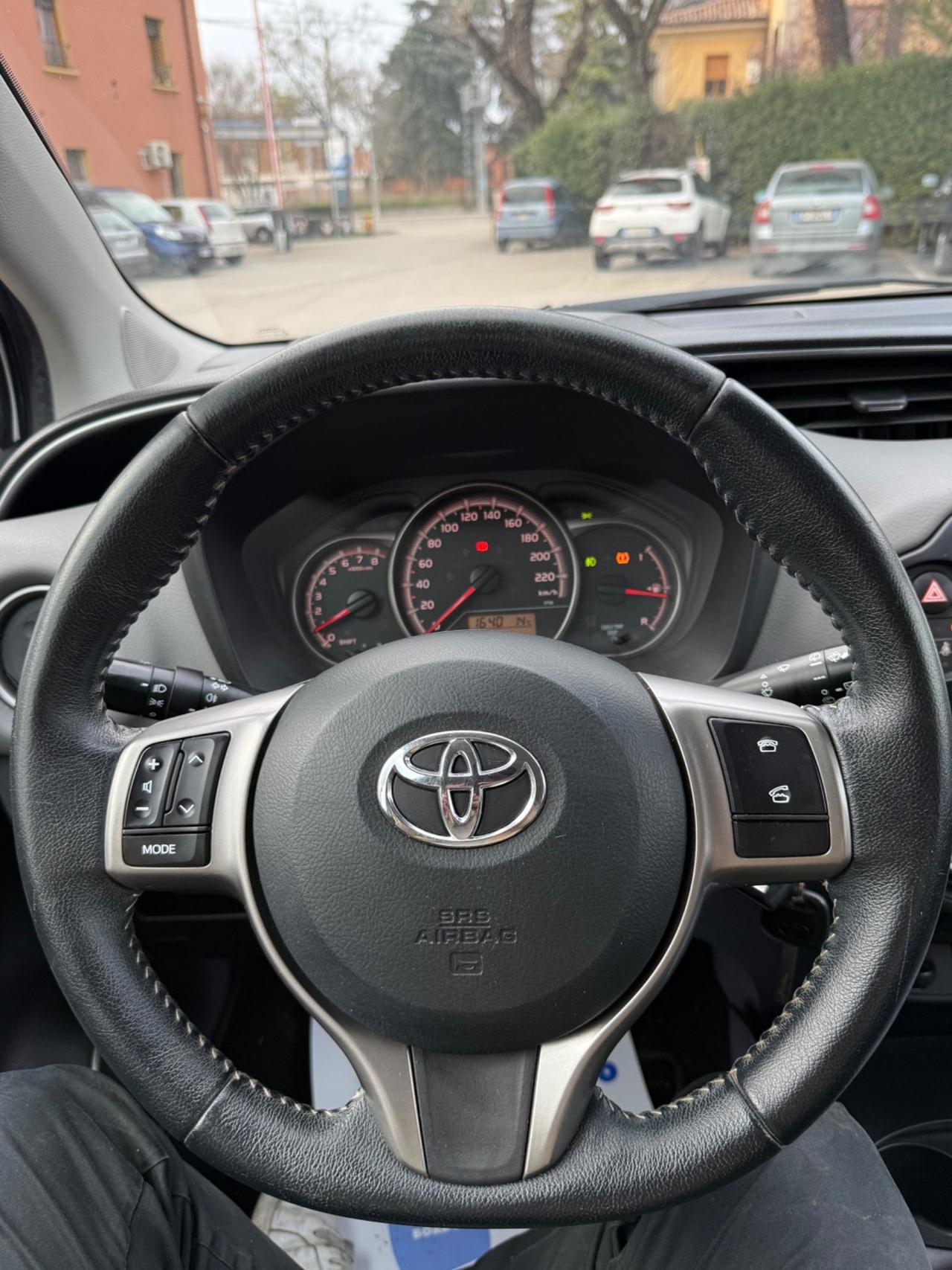 Toyota Yaris 1.0 5 porte Lounge