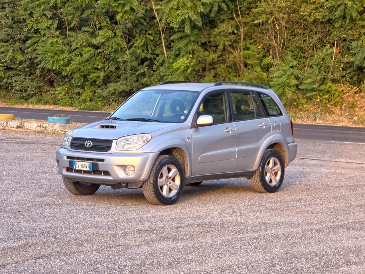 Toyota RAV 4 RAV4 2.0 Tdi D-4D cat 5 porte CV-116 E3 Manuale 4x4 2005