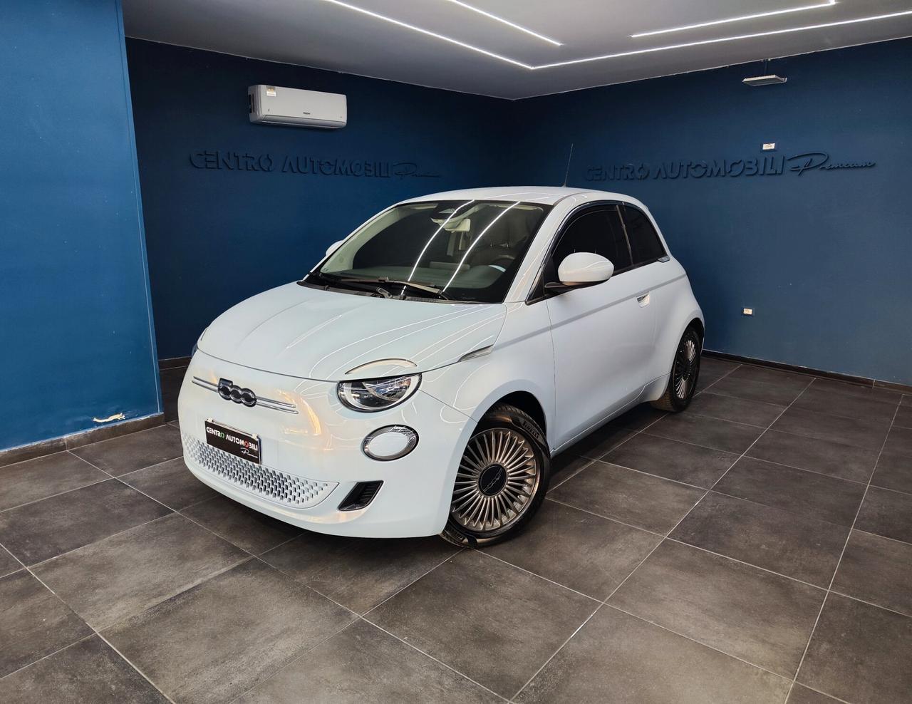 Fiat 500e Berlina 42 kWh Passion