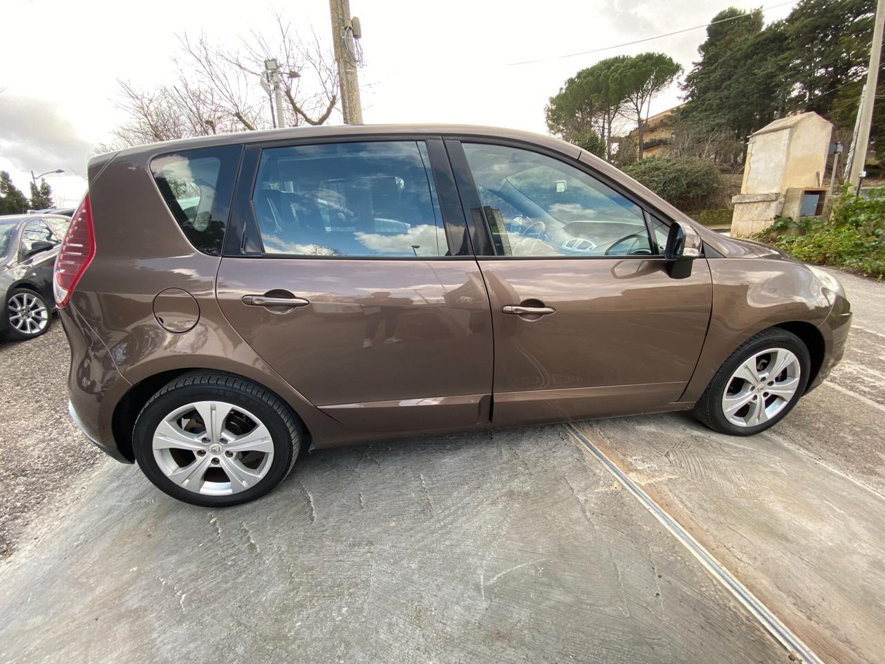 Renault Scenic Scénic X-Mod 1.5 dCi 110CV Luxe