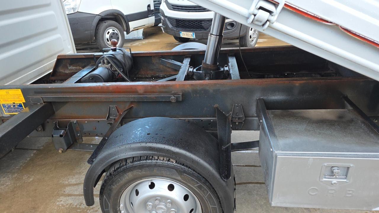 IVECO DAILY DOPPIA CABINA 7 PT. RIBALTABILE TRIL. 2.3 MJT