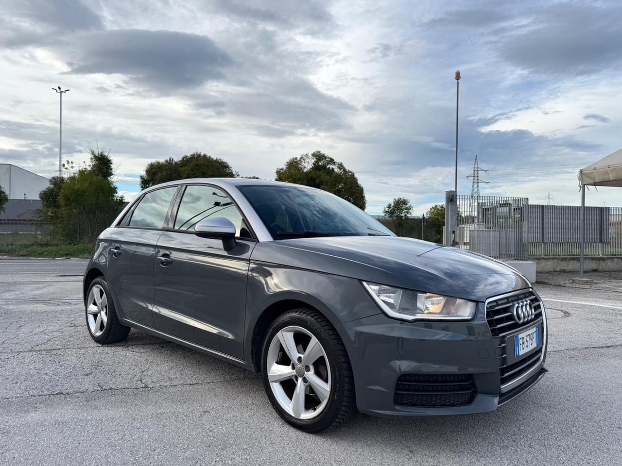 AUDI A1 SPORTBACK 1.0 TFSI Metal Plus