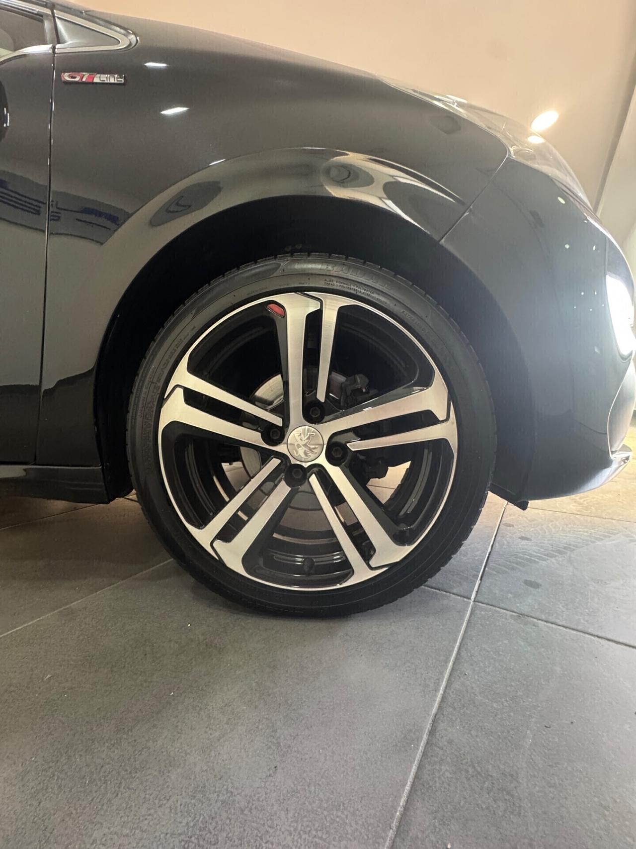 Peugeot 208 PureTech Turbo 110 S&S 5 porte GT Line