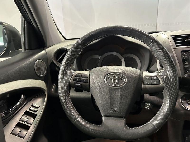 Toyota RAV4 RAV4 Crossov. 2.2 D-Cat A/T 150 CV Style + NAVIGATORE
