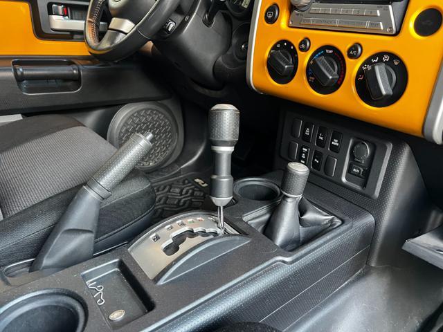 TOYOTA Land Cruiser FJ