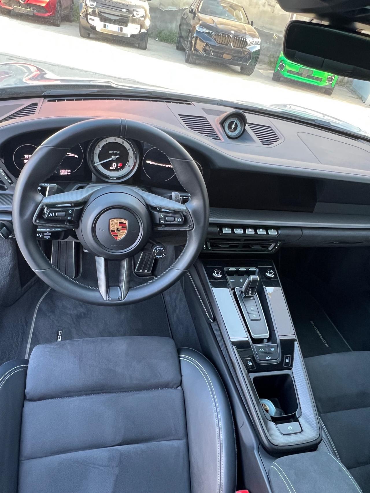 Porsche 992 Carrera 4 GTS possibilità noleggio no scoring