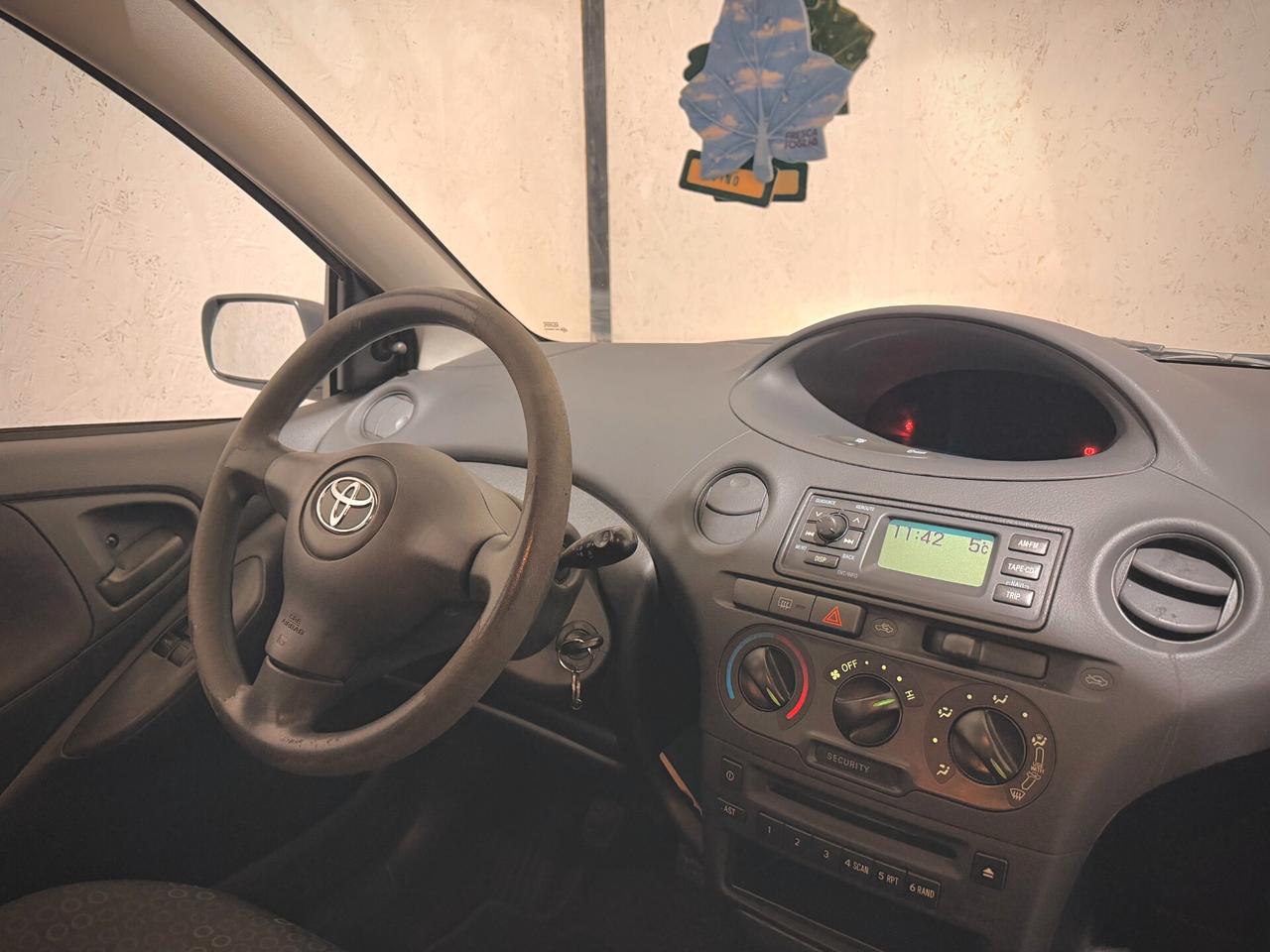 Toyota Yaris 1.0i 5 PORTE - UNICOPROPRIETARIO