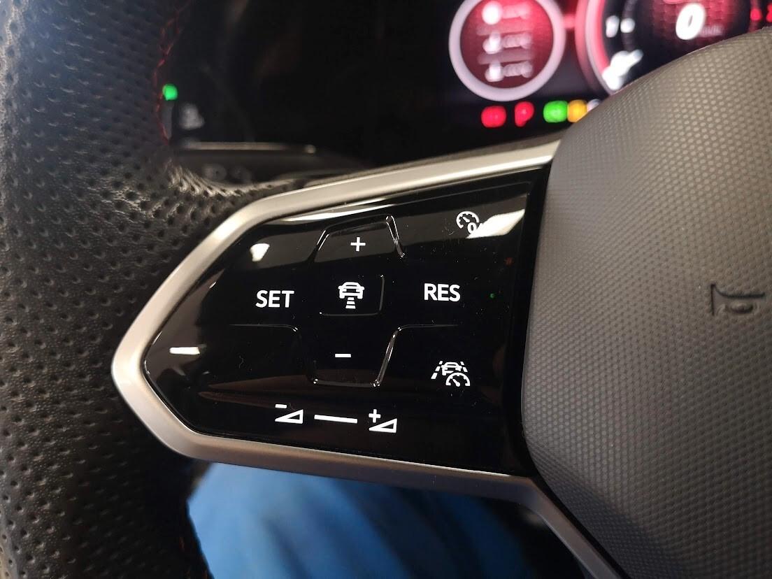 Volkswagen Golf GTI 2.0 TSI DSG