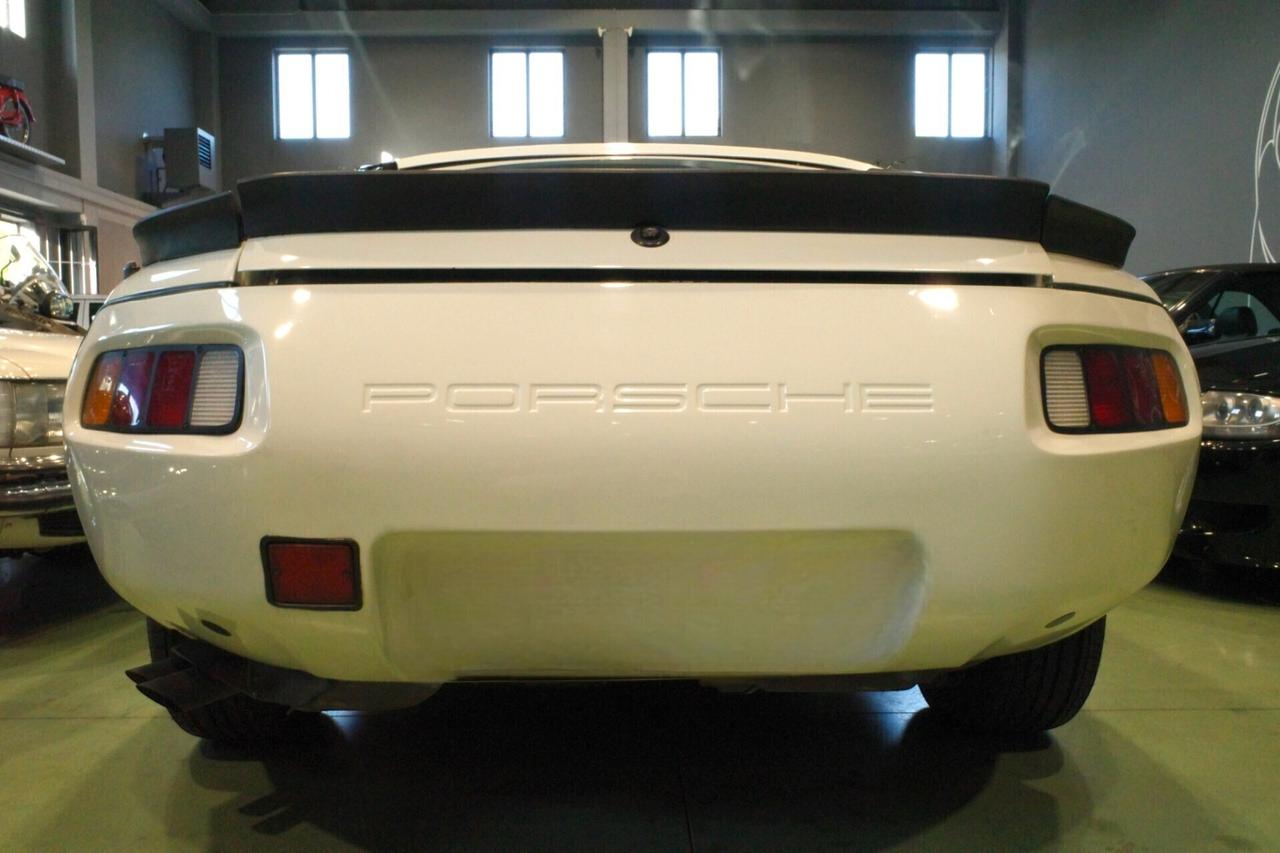 Porsche 928S 1984