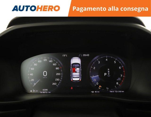 VOLVO XC40 T2 Geartronic Momentum Core