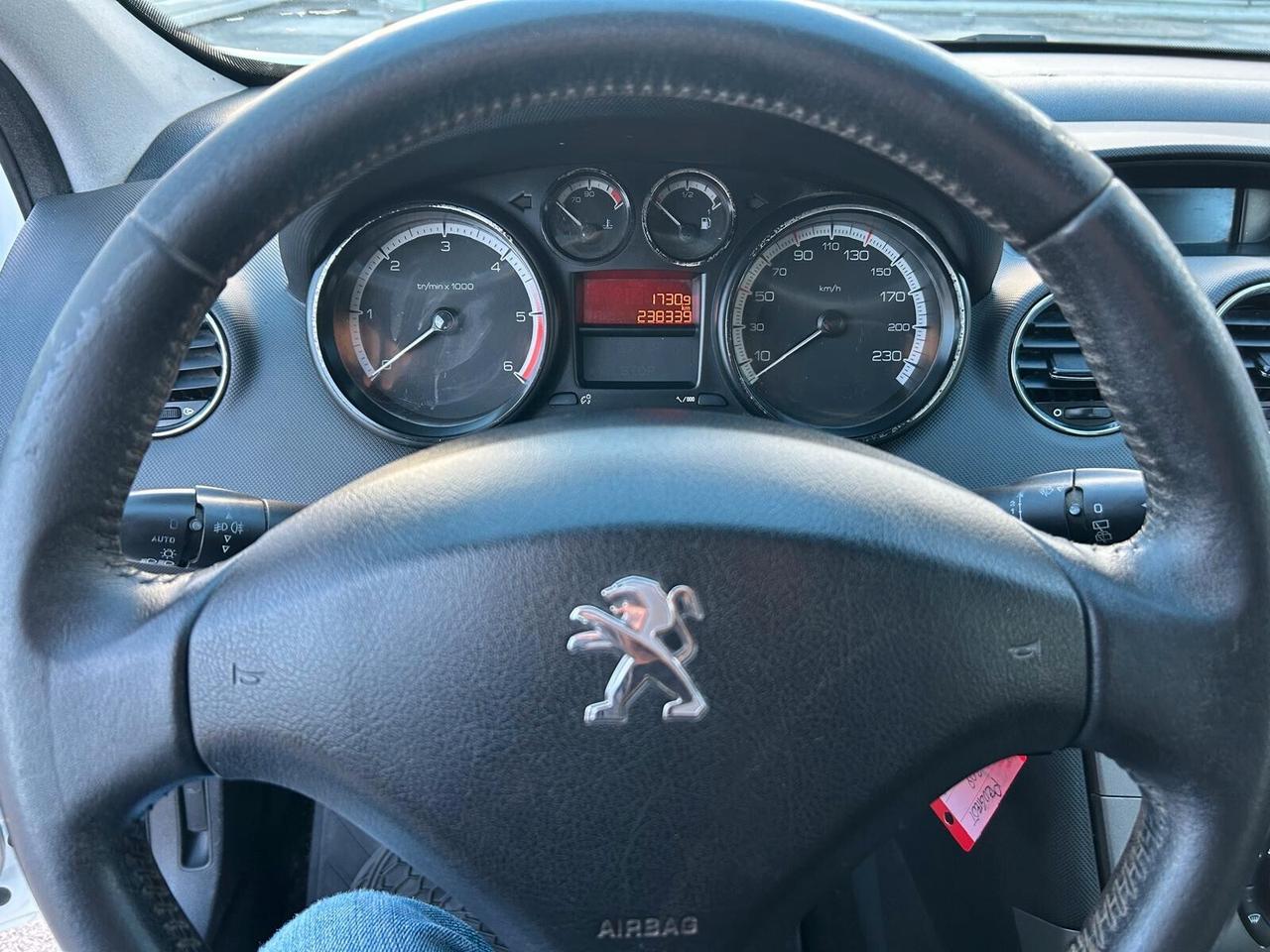 Peugeot 308 1.6 HDi 90CV Berlina