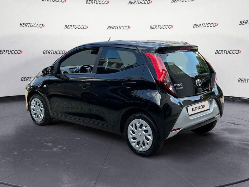 Toyota Aygo Connect 1.0 VVT-i 72 CV 5 porte x-play