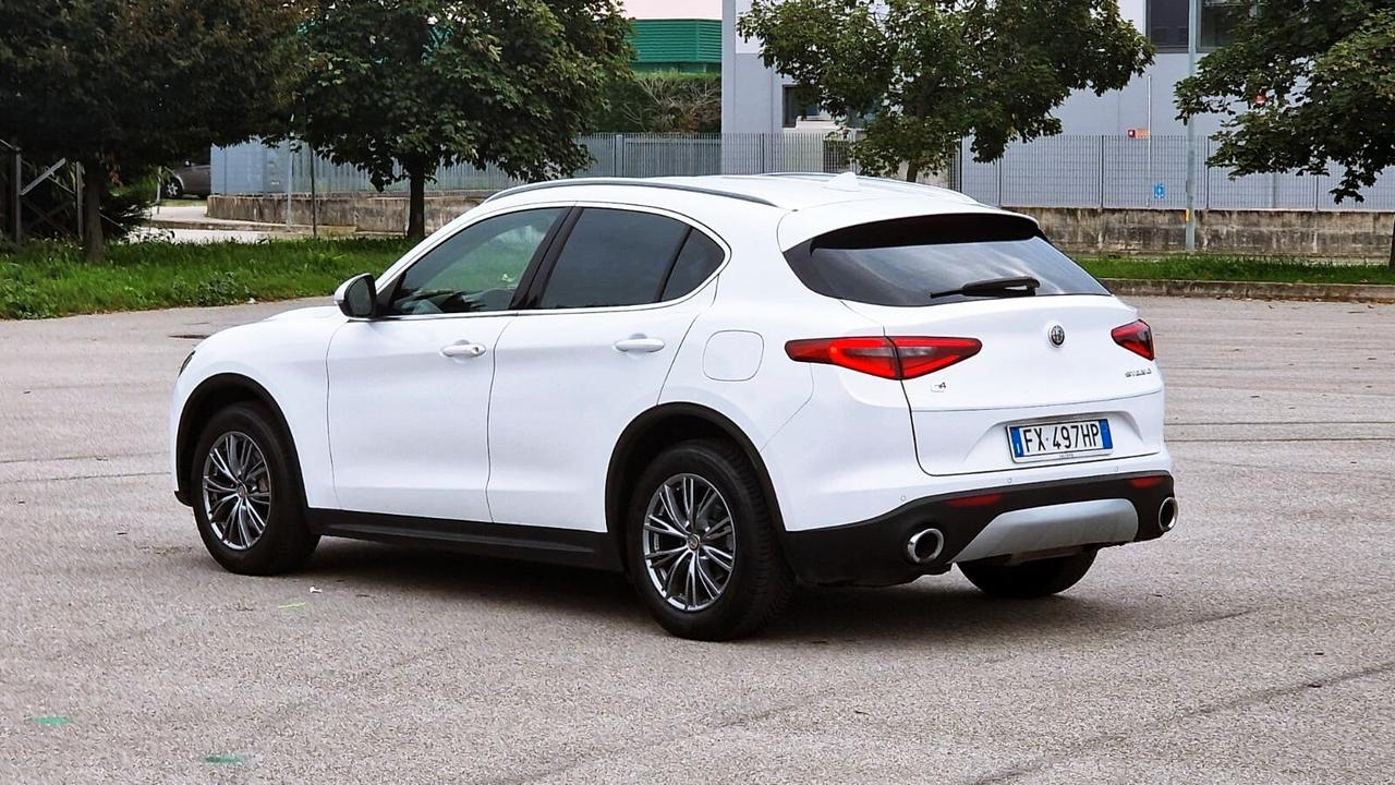 Alfa Romeo Stelvio 2.2 Turbodiesel 190 CV AT8 Q4