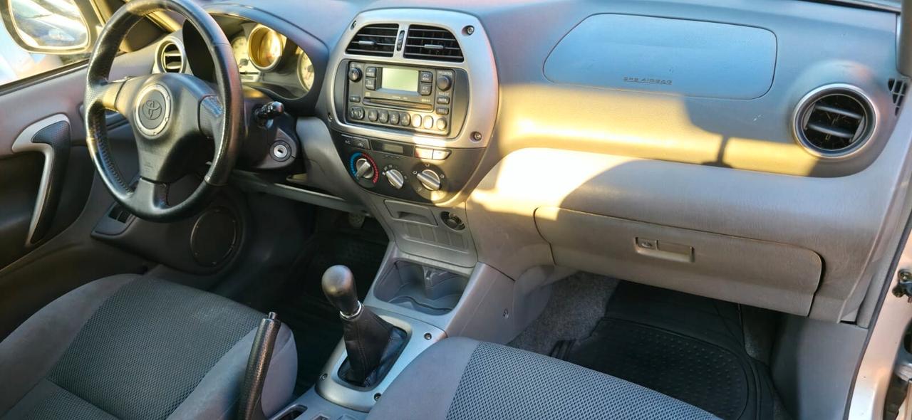 Toyota RAV 4 RAV4 2.0 Tdi D-4D 5 porte Sol