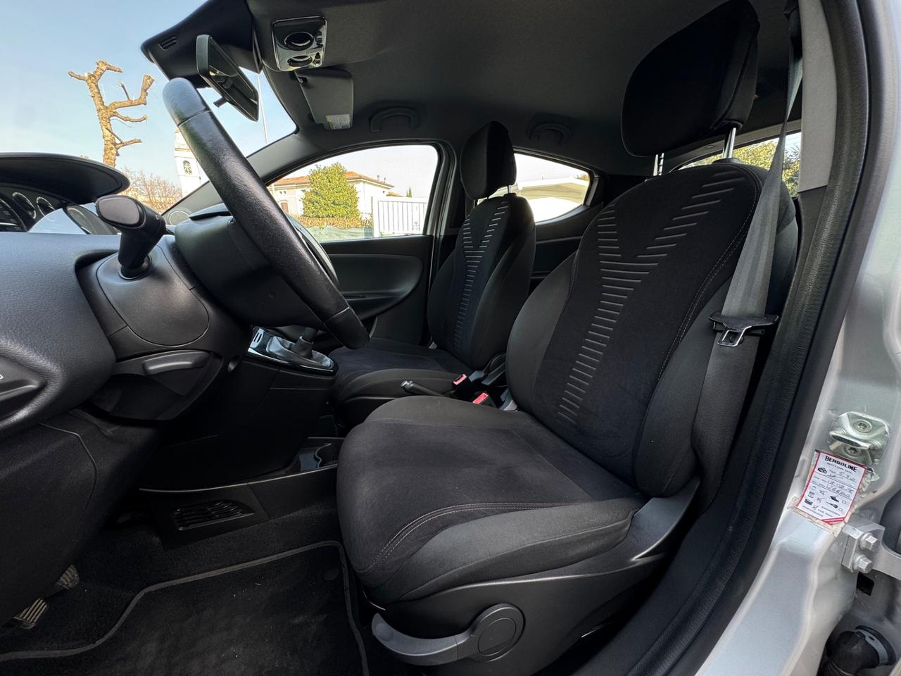 Lancia Ypsilon 1.2 Benzina 69 CV 5 p NEOPATENTATI
