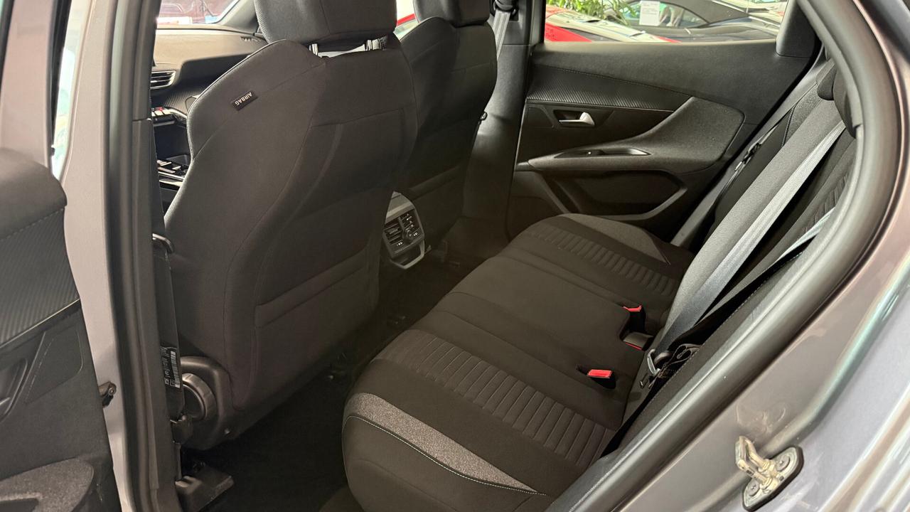 Peugeot 3008 1.5 130 CV AUTOMATICA